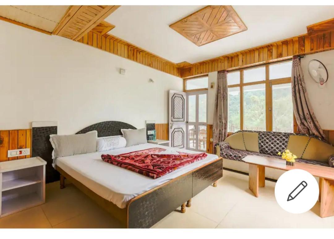 Tirthan Crest Homestay Banjar Luaran gambar