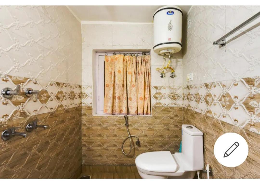 Tirthan Crest Homestay Banjar Luaran gambar