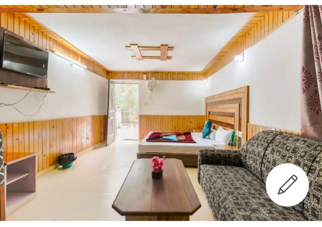 Tirthan Crest Homestay Banjar Luaran gambar